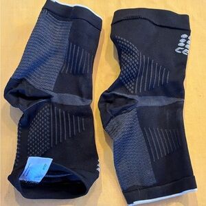 Compression Black and Gray Ortho Plantar Sleeves for Ankles